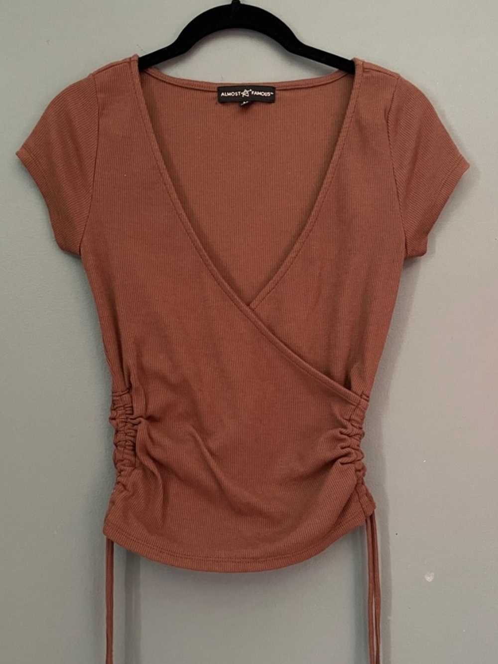 Almost Famous Brown fitted Top